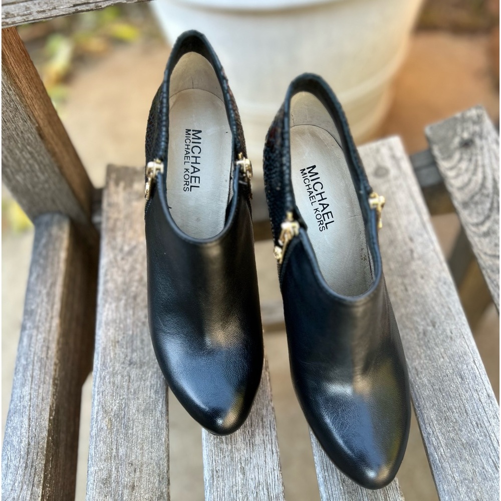 Michael kors black boots size 8